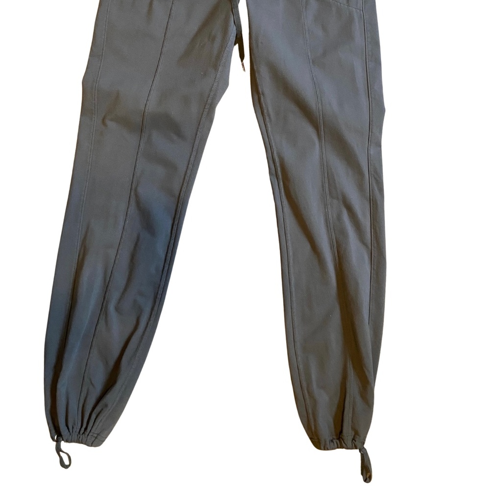 Athleta Lightweight Gray Joggers Size M Athletic Lounge Pants - Picture 4 of 4